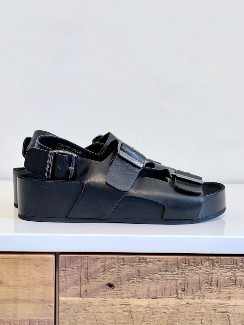 NEW INTENTIONALLY BLANK EXXY Flatform Sandal Black Size 6 - Picture 8 of 14